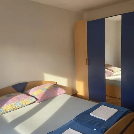 Apartment Ferienwohnung In Privlaka Mit Grill Und Garten *