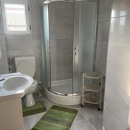 Apartment Ferienwohnung In Privlaka Mit Grill Und Garten *