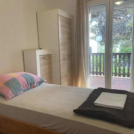 Apartment Ferienwohnung In Privlaka Mit Grill Und Garten *